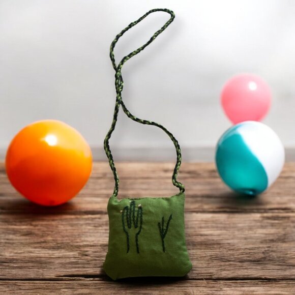 Worsted Necklace with Desert Essences – Seri Mysticism - Picture 1 of 5